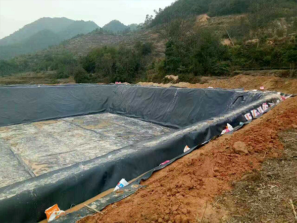 污水處理防滲膜現(xiàn)場焊接須按要求進(jìn)行