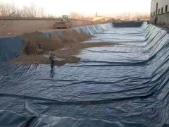 早期鋪設(shè)防滲土工膜須注意哪些要點(diǎn)？