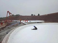 污水處理防滲膜在油田防滲工程中“大顯身手”