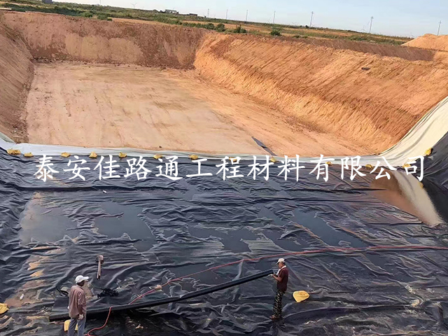 哪些方式可有效增加防滲土工膜使用壽命？