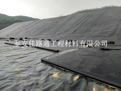 魚塘建設(shè)中如何在低溫環(huán)境下鋪設(shè)防滲土工膜？