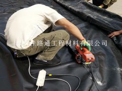 防滲土工膜焊接前需要做好萬(wàn)全準(zhǔn)備