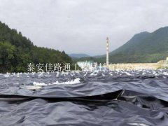 垃圾填埋場防滲土工膜鋪設(shè)時有哪些注意事項(xiàng)