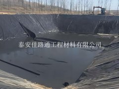 對養(yǎng)殖防滲膜的破損進(jìn)行修復(fù)“刻不容緩”