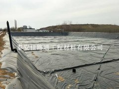 魚塘防滲膜錨固操作技巧：簡潔與創(chuàng)新的結(jié)合