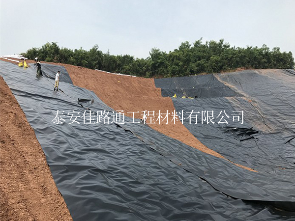 尾礦庫防滲土工膜鋪設(shè)的意義：守護環(huán)境，促進可持續(xù)發(fā)展