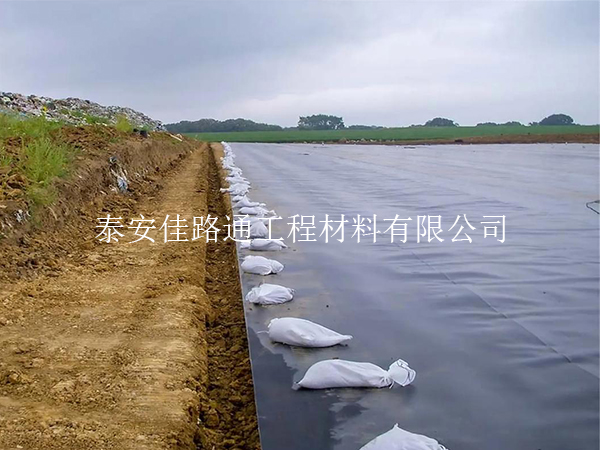 污水處理池防滲膜選購技巧：智選材料，守護水質(zhì)安全