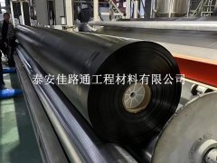 污水處理防滲膜運輸技巧：安全高效，輕松啟程