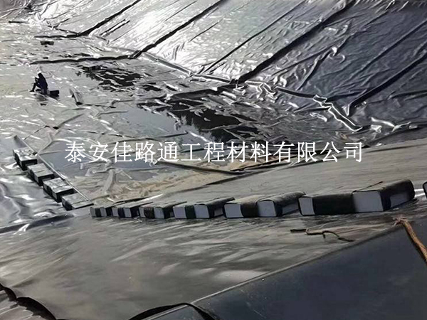 尾礦防滲膜鋪設(shè)總出錯(cuò)？這些規(guī)避方法要牢記