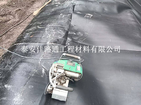 蓄水池防滲膜冬季施工不踩坑，這些專業(yè)技巧要