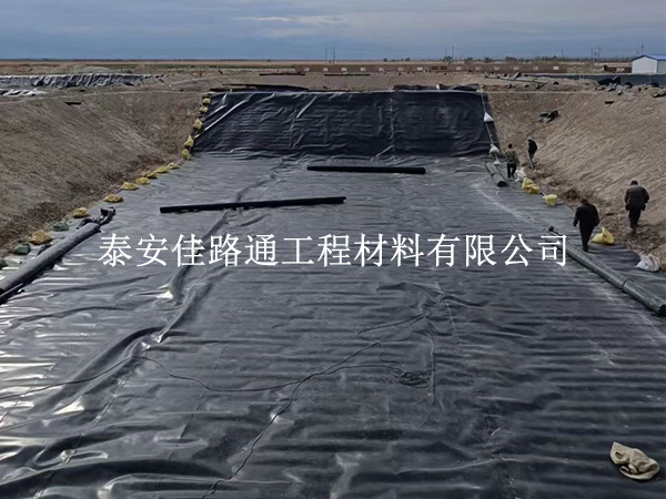 尾礦庫防滲膜卸車不踩坑，這些細(xì)節(jié)技巧要掌握