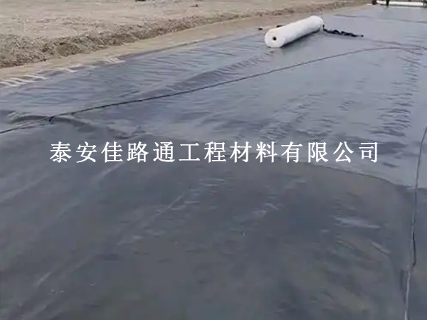 沼氣池防滲膜焊接后焊縫處理技巧：嚴密封堵筑牢防滲安全線
