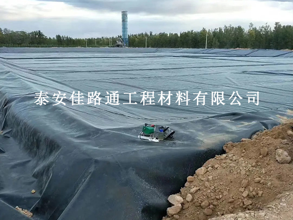 油田防滲膜檢查與驗(yàn)收工作：嚴(yán)抓細(xì)節(jié)，守住油